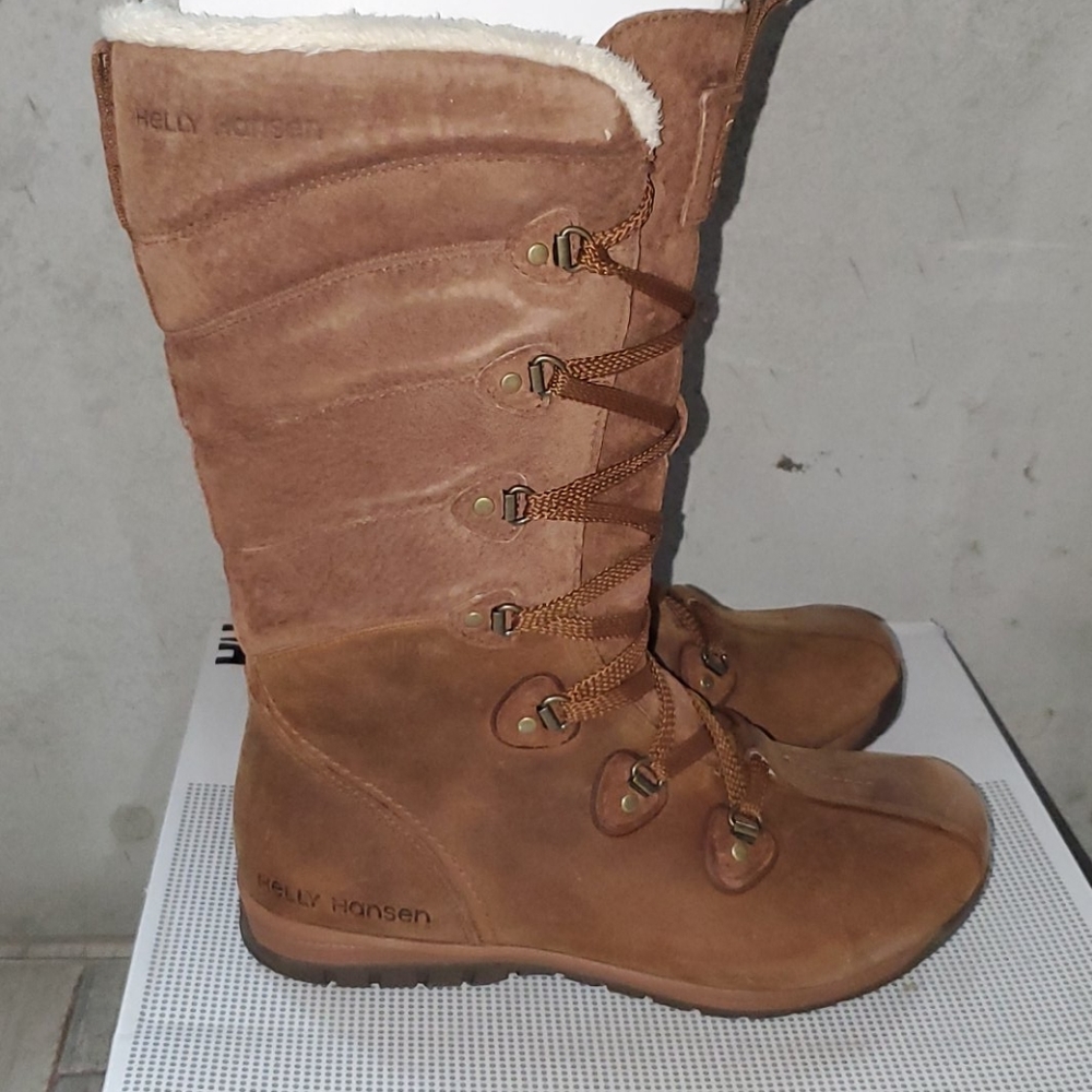 Helly Hansen Mid Calf Boot - Picture 2 of 4